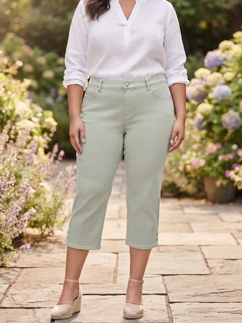 Take 50% OFF-Gloria Vanderbilt Light Gray Capri length, Size-16W